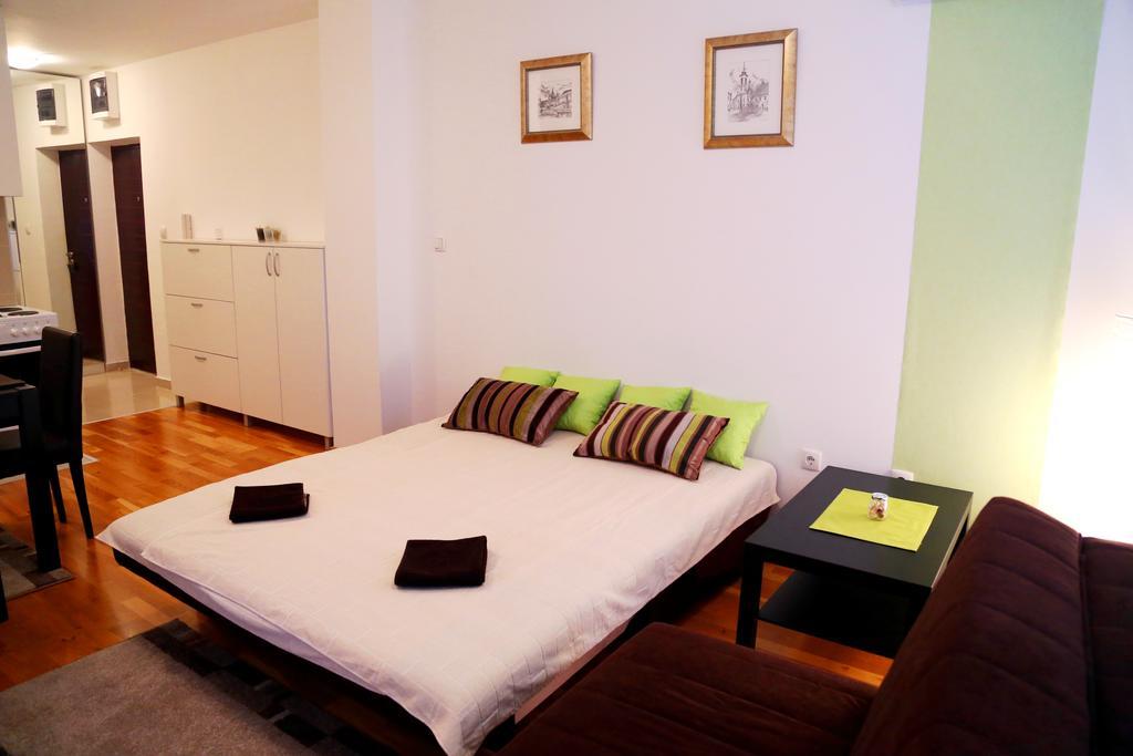 Hotel Sajam Novi Sad Buitenkant foto